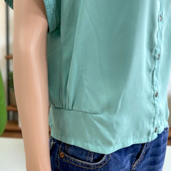 Xhilaration Seafoam Green Cold Shoulder Short Sleeve Top - Picture 8 of 16